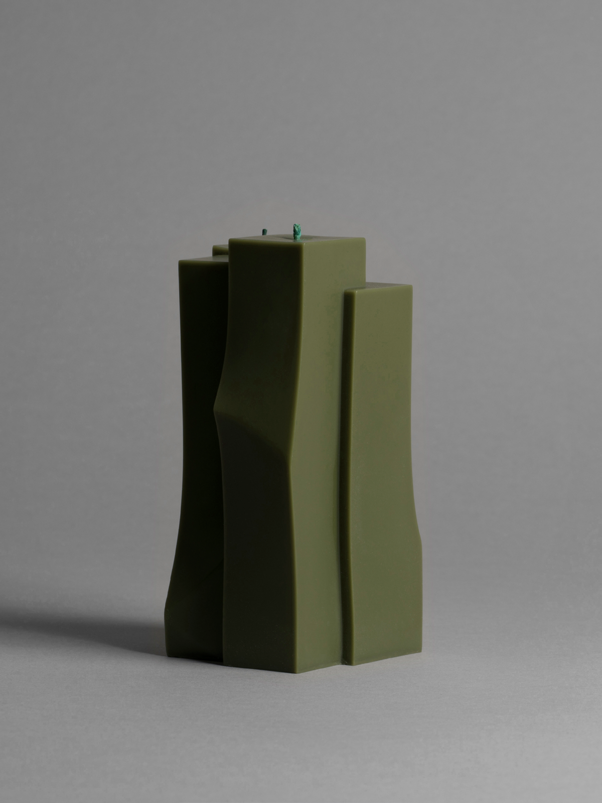 SOAPMAN Vertical Bar Sculpture Candle - Wild Growth of Grass - Olive Green