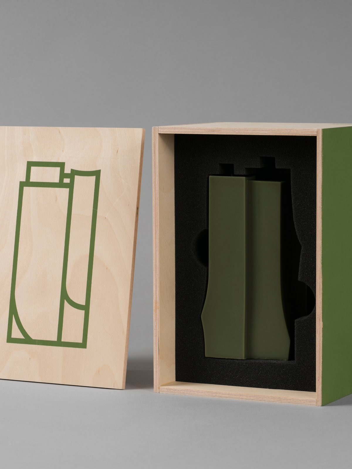 SOAPMAN Vertical Bar Sculpture Candle - Wild Growth of Grass - Olive Green