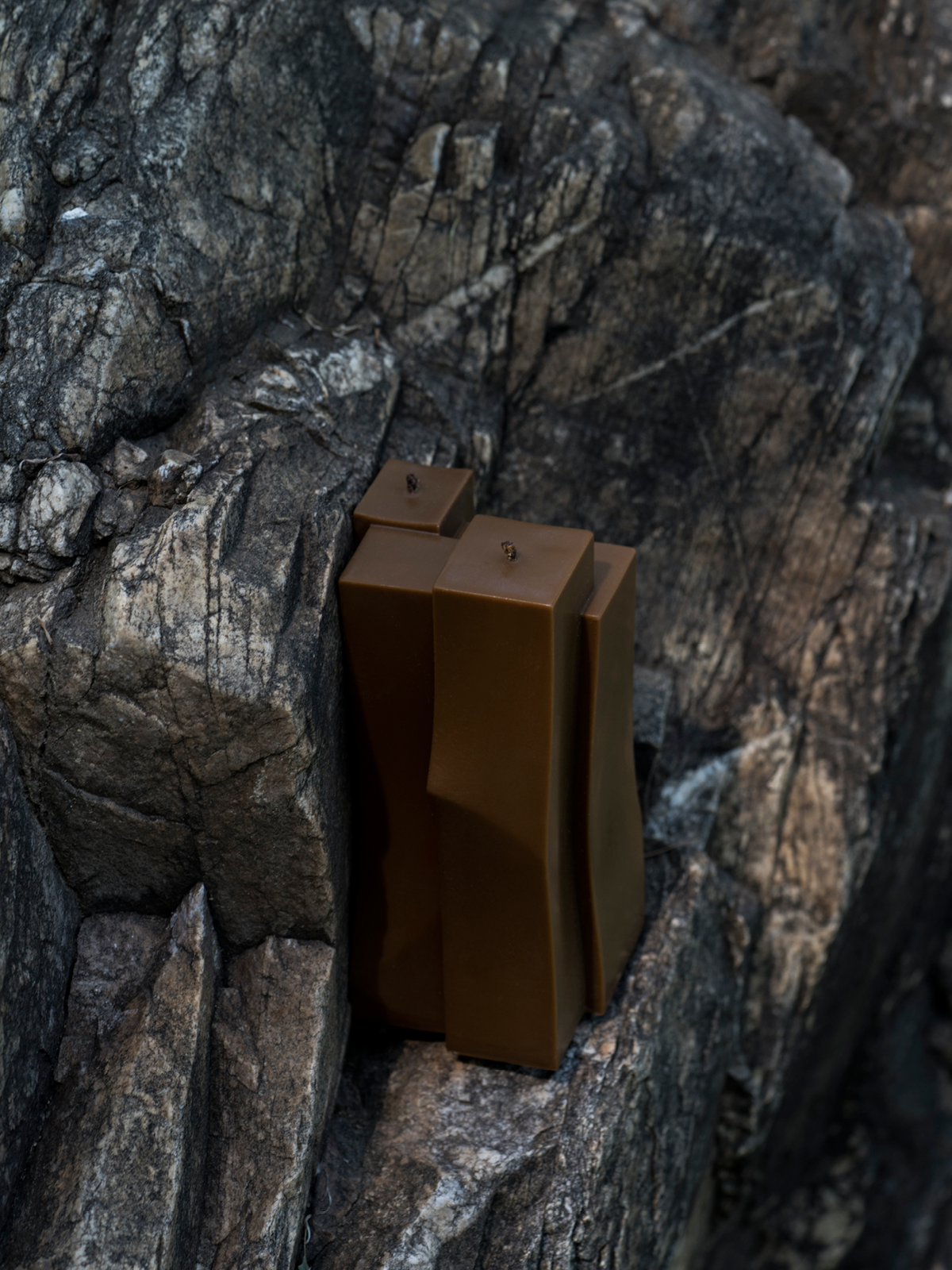 SOAPMAN Vertical Bar Sculpture Candle - Edible Books - Coffee Brown