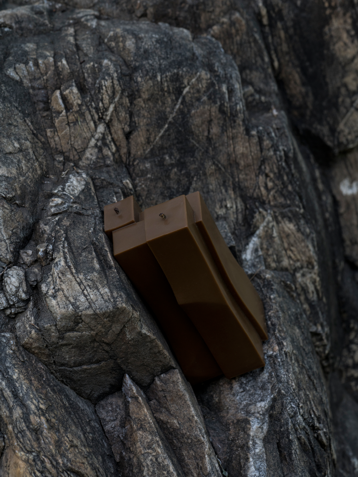 SOAPMAN Vertical Bar Sculpture Candle - Edible Books - Coffee Brown