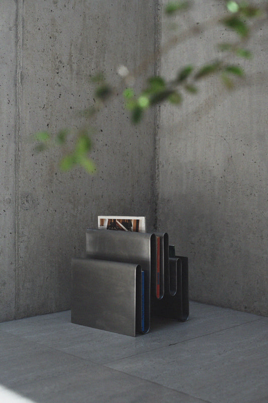 R001-01 Magazine Holder