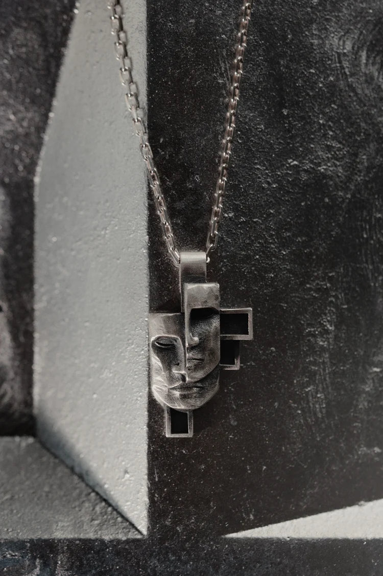 MEARR-NECKALCE