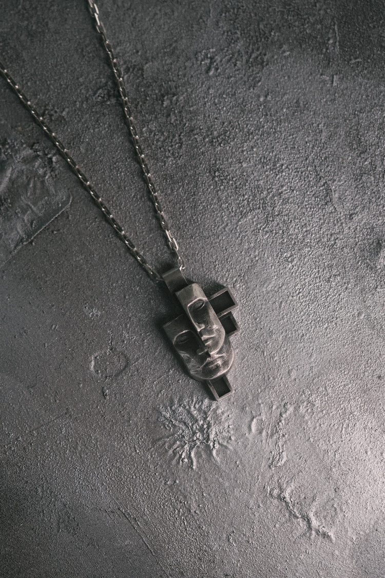 MEARR-NECKALCE